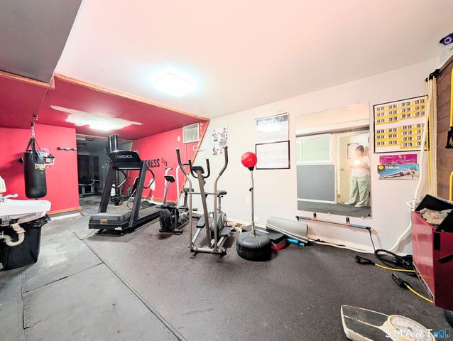 393 Laurel Avenue 302, Bridgeport, CT 06604