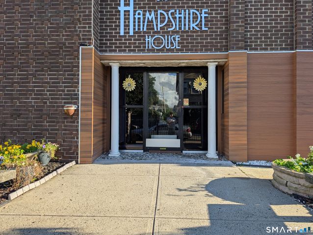 393 Laurel Avenue 302, Bridgeport, CT 06604