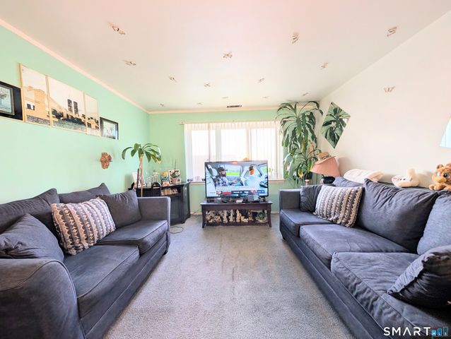 393 Laurel Avenue 302, Bridgeport, CT 06604