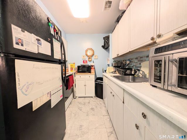 393 Laurel Avenue 302, Bridgeport, CT 06604
