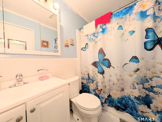 393 Laurel Avenue 302, Bridgeport, CT 06604