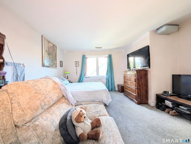 393 Laurel Avenue 302, Bridgeport, CT 06604