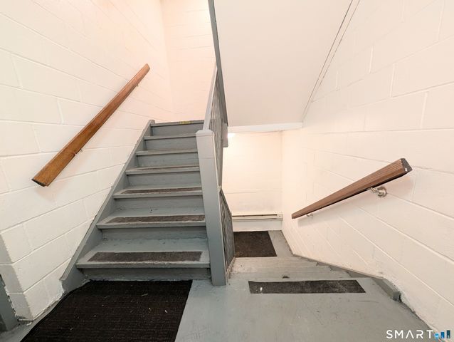 393 Laurel Avenue 302, Bridgeport, CT 06604