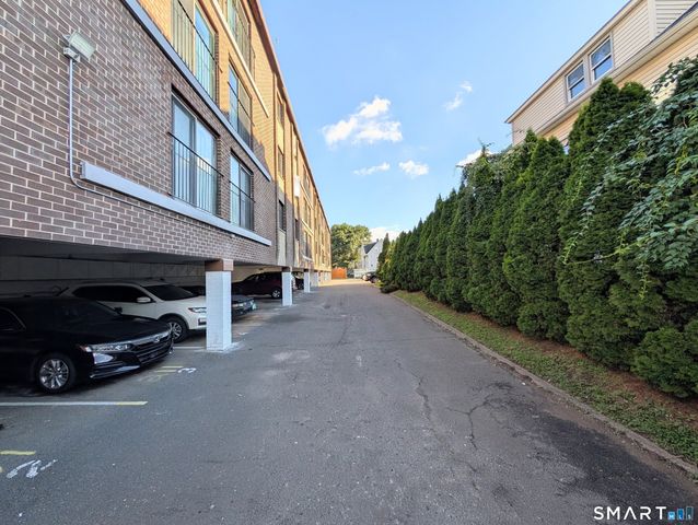 393 Laurel Avenue 302, Bridgeport, CT 06604