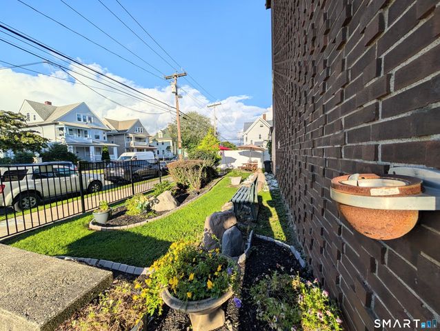 393 Laurel Avenue 302, Bridgeport, CT 06604