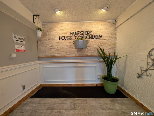 393 Laurel Avenue 302, Bridgeport, CT 06604