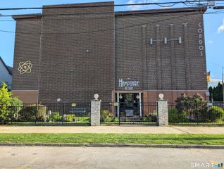 393 Laurel Avenue 302, Bridgeport, CT 06604