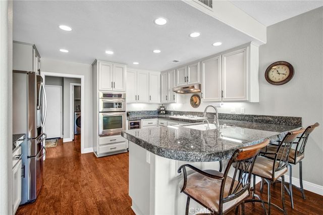 24604 Brighton, Valencia, CA 91355