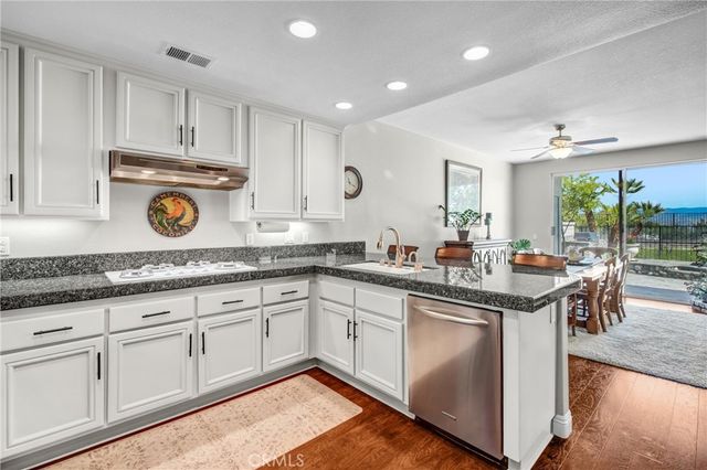 24604 Brighton, Valencia, CA 91355