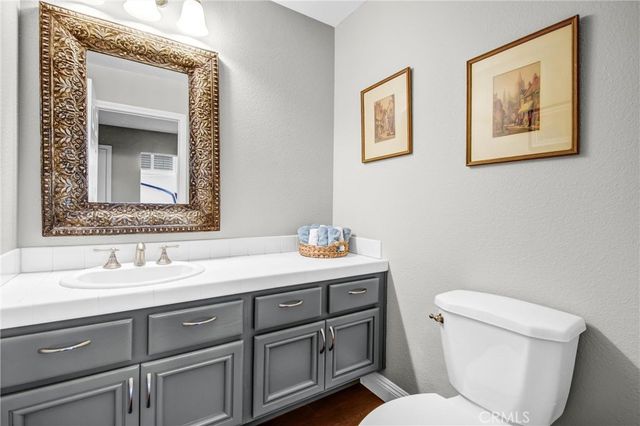 24604 Brighton, Valencia, CA 91355