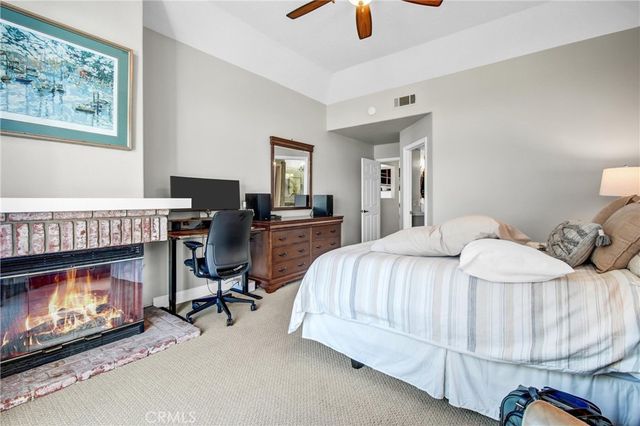 24604 Brighton, Valencia, CA 91355