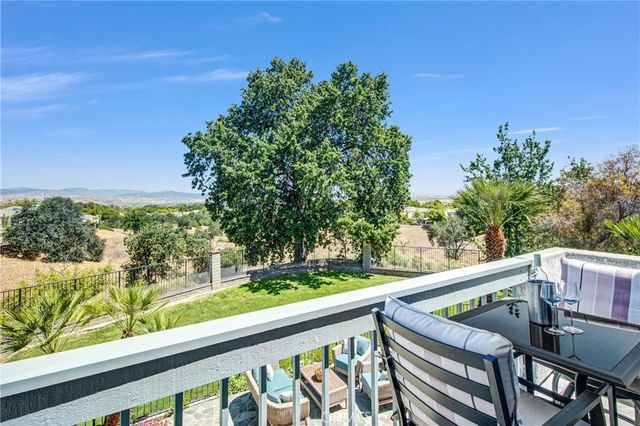 24604 Brighton, Valencia, CA 91355