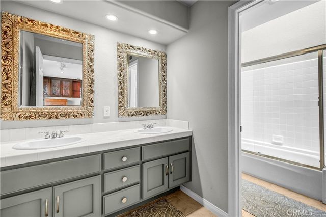 24604 Brighton, Valencia, CA 91355
