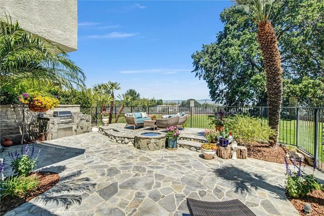 24604 Brighton, Valencia, CA 91355