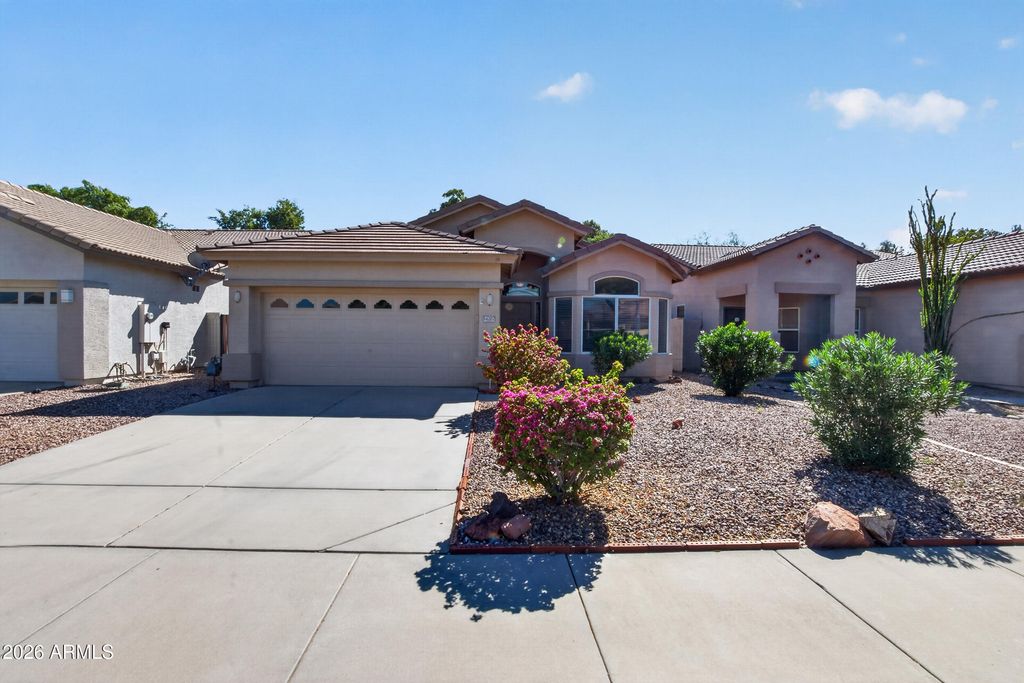 14207 W COLUMBUS Avenue, Goodyear, AZ 85395