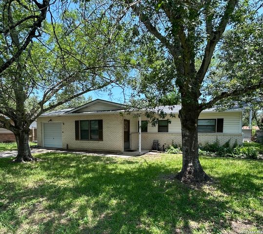 134 ROSEWOOD DR, Universal City, TX 78148