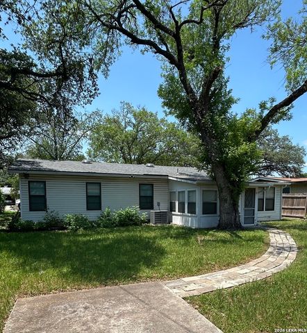 134 ROSEWOOD DR, Universal City, TX 78148