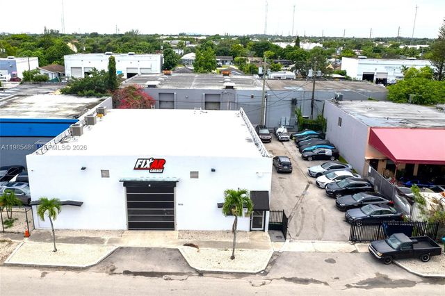 5836 Rodman Street, Hollywood, FL 33023