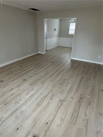 4 Broda CT, Portsmouth, VA 23701