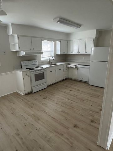 4 Broda CT, Portsmouth, VA 23701