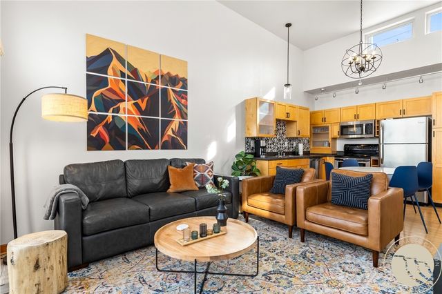 22 Grand Avenue, Billings, MT 59101