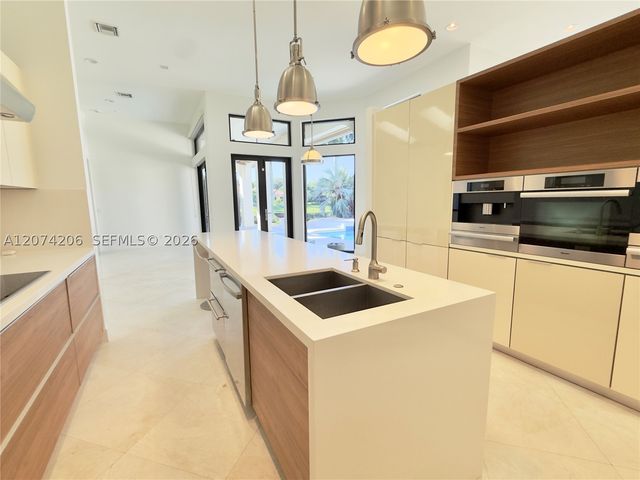 2880 Windmill Ranch Rd, Weston, FL 33331