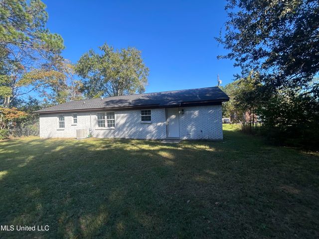 2713 Brazil Street, Pascagoula, MS 39581