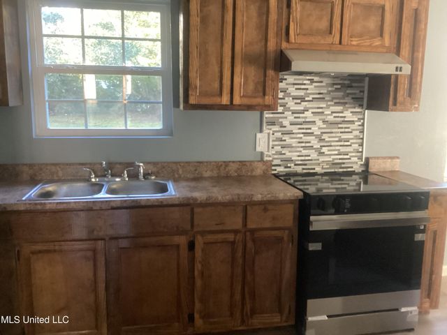 2713 Brazil Street, Pascagoula, MS 39581