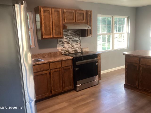 2713 Brazil Street, Pascagoula, MS 39581