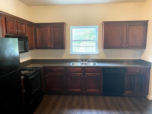 1630 Tigris Court, Atlanta, GA 30349