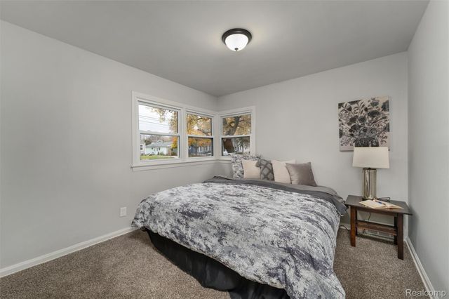 15751 W 14 mile Road, Beverly Hills Village, MI 48025