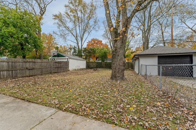 15751 W 14 mile Road, Beverly Hills Village, MI 48025