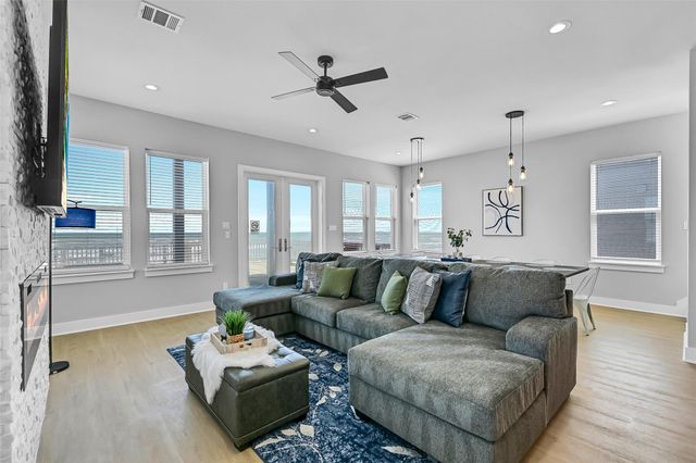 16728 West Beach Road, Jamaica Beach, TX 77554