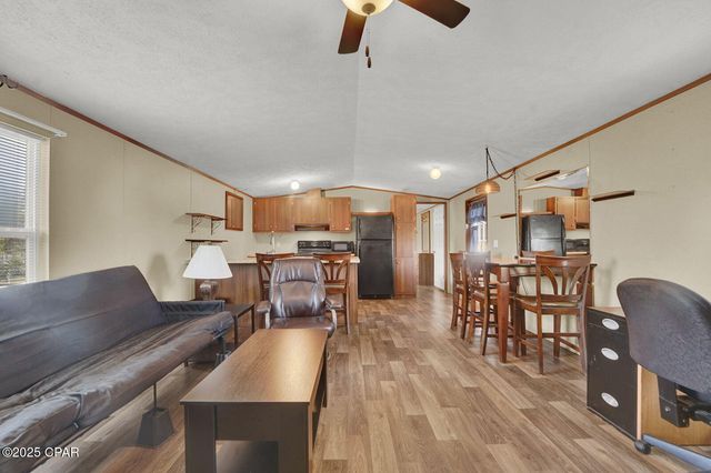 2764 Carter Circle, Chipley, FL 32428