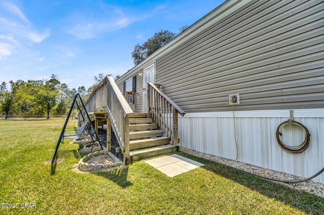 2764 Carter Circle, Chipley, FL 32428