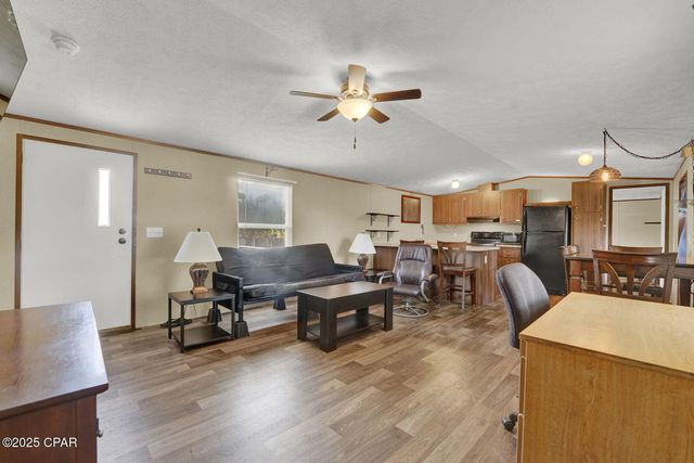 2764 Carter Circle, Chipley, FL 32428