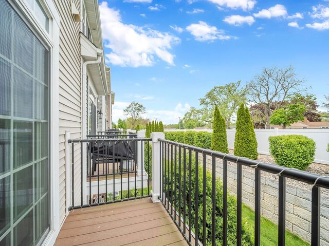 2534 Huntleigh Lane, Woodridge, IL 60517