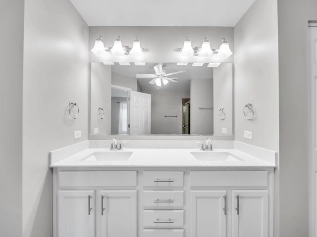 2534 Huntleigh Lane, Woodridge, IL 60517