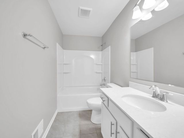 2534 Huntleigh Lane, Woodridge, IL 60517