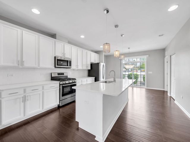 2534 Huntleigh Lane, Woodridge, IL 60517
