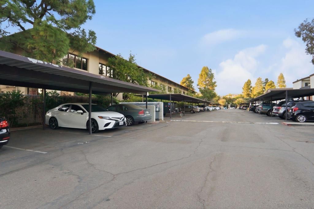 Image 15 of property listing at 1353 Caminito Gabaldon E, San Diego, CA 92108