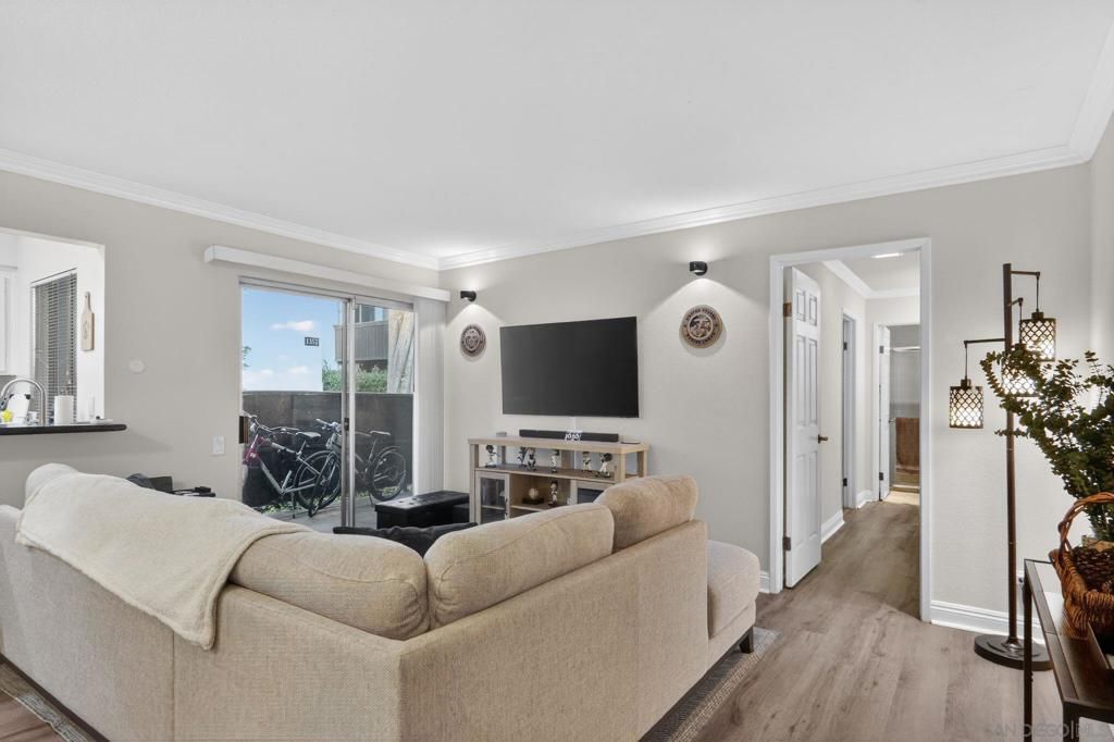 Image 2 of property listing at 1353 Caminito Gabaldon E, San Diego, CA 92108