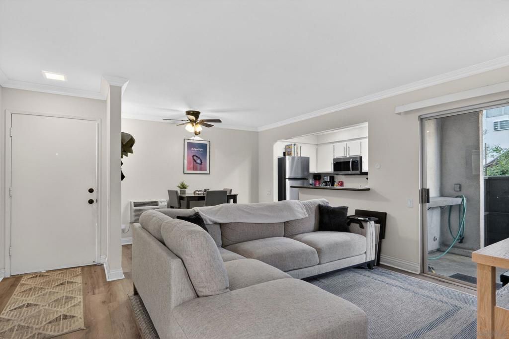 Image 3 of property listing at 1353 Caminito Gabaldon E, San Diego, CA 92108