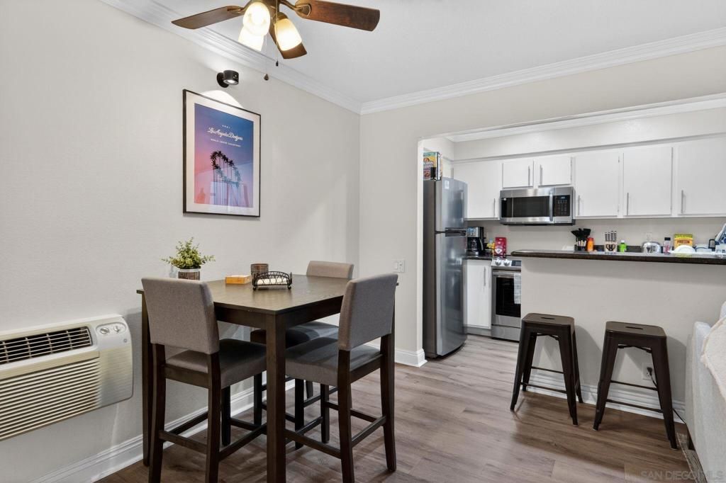 Image 6 of property listing at 1353 Caminito Gabaldon E, San Diego, CA 92108