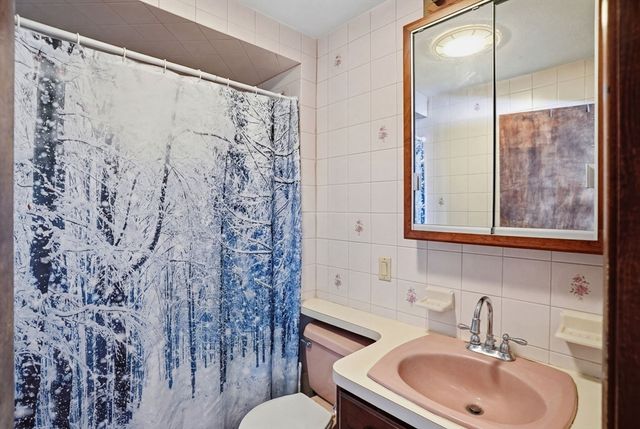 98 Boardman Ave, Melrose, MA 02176