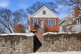 98 Boardman Ave, Melrose, MA 02176