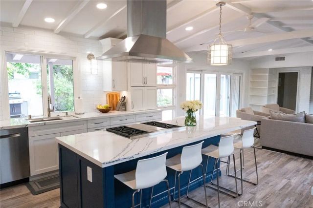 129 Via Nice, Newport Beach, CA 92663