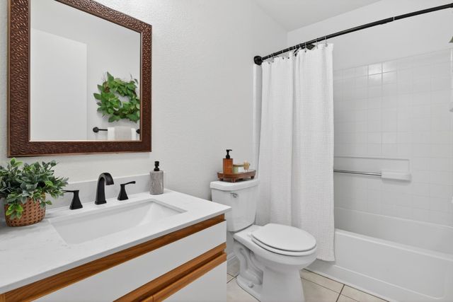 677 Robert L Smith Dr, Tracy, CA 95376
