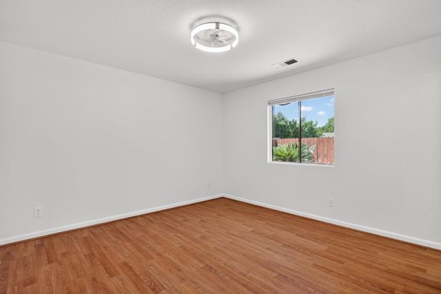 677 Robert L Smith Dr, Tracy, CA 95376