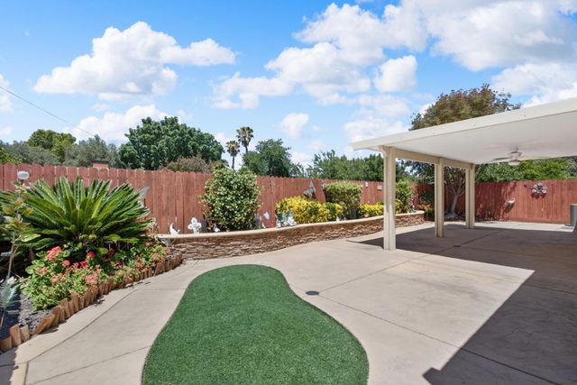 677 Robert L Smith Dr, Tracy, CA 95376